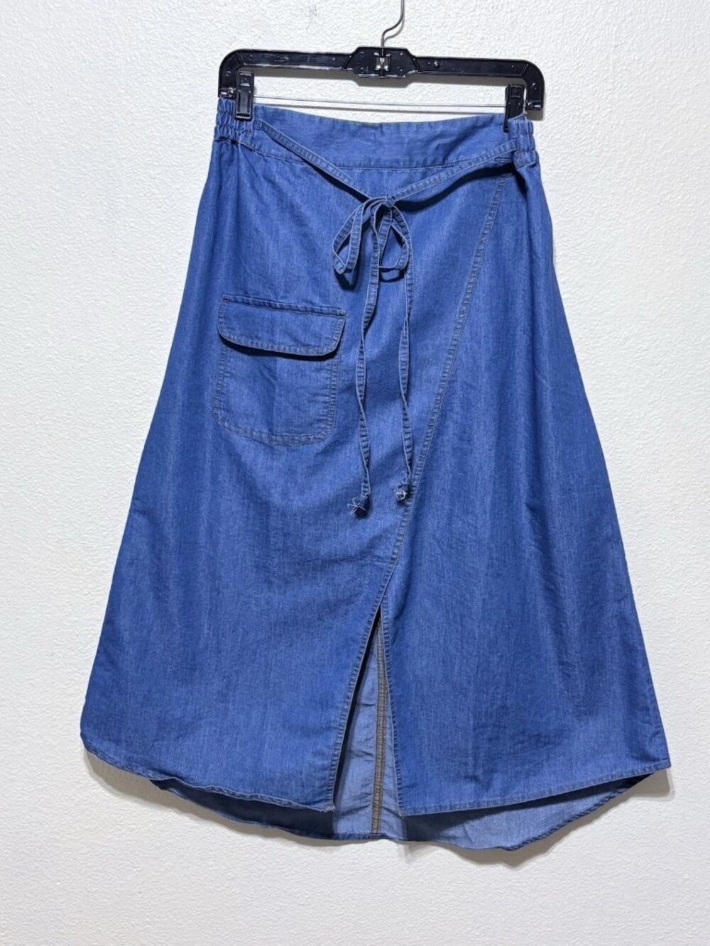 RD + Koko Anthropologie Chambray Denim Skirt Blue Cotton Front Slit Sz M (8-10)